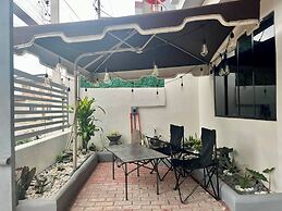 Cozy Holiday Home in San Pablo City for Groups of 8-10