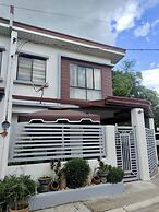 Cozy Holiday Home in San Pablo City for Groups of 8-10