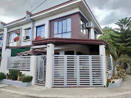 Cozy Holiday Home in San Pablo City for Groups of 8-10