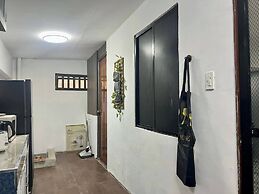 Cozy Holiday Home in San Pablo City for Groups of 8-10