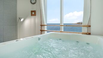 Pohang In The Blue Spa Pension