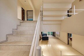 Royal County Villa by Stayjade