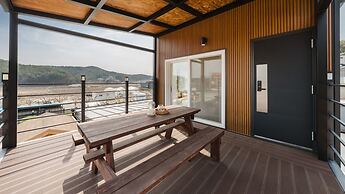 Yeongheungdo Stay Noc Pool Villa