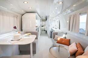 The Daydream Bus Hideaway by Sea N' Rent