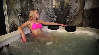 Villa Elias 3BR with Jacuzzi & Pool