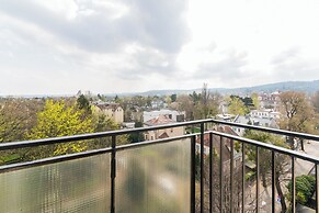 Z widokiem na sopot by Grand Apartments