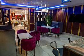 Golden Tulip Crown Prince Hotel