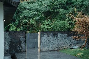 Emeishan Hetang Yunqi Tangquan Homestay