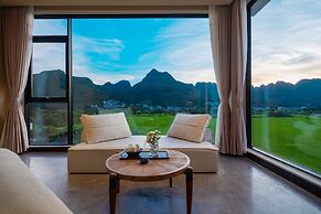 Wanfenglin Half Mountain View Hotel