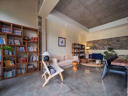 Wanfenglin Half Mountain View Hotel