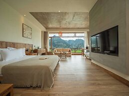 Wanfenglin Half Mountain View Hotel