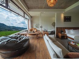 Wanfenglin Half Mountain View Hotel