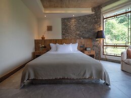 Wanfenglin Half Mountain View Hotel