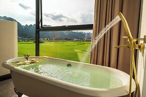 Wanfenglin Half Mountain View Hotel