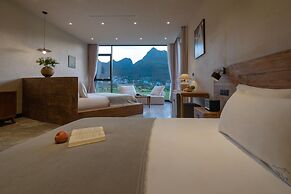 Wanfenglin Half Mountain View Hotel