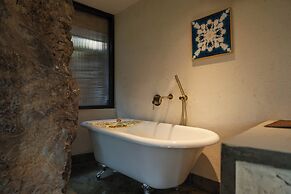 Wanfenglin Half Mountain View Hotel