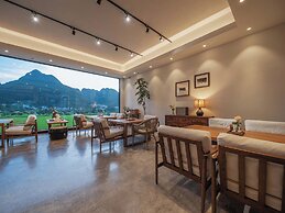 Wanfenglin Half Mountain View Hotel