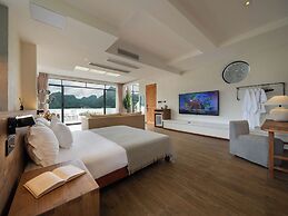 Wanfenglin Half Mountain View Hotel