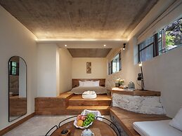 Wanfenglin Half Mountain View Hotel