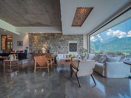 Wanfenglin Half Mountain View Hotel