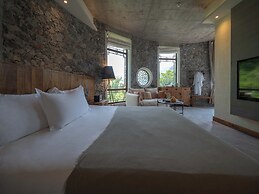 Wanfenglin Half Mountain View Hotel