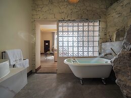 Wanfenglin Half Mountain View Hotel