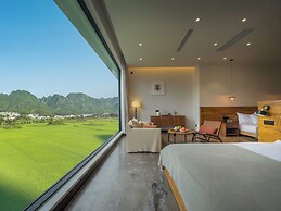 Wanfenglin Half Mountain View Hotel