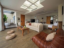 Wanfenglin Half Mountain View Hotel