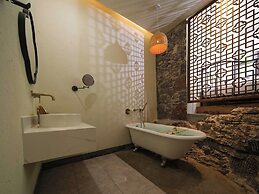 Wanfenglin Half Mountain View Hotel