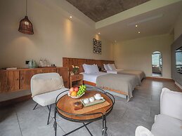 Wanfenglin Half Mountain View Hotel