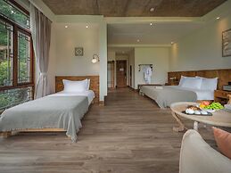 Wanfenglin Half Mountain View Hotel