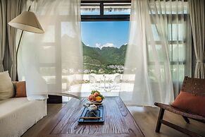 Wanfenglin Half Mountain View Hotel