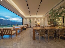 Wanfenglin Half Mountain View Hotel