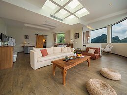 Wanfenglin Half Mountain View Hotel