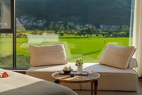 Wanfenglin Half Mountain View Hotel