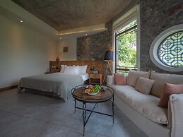 Wanfenglin Half Mountain View Hotel