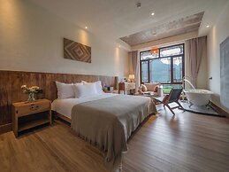 Wanfenglin Half Mountain View Hotel