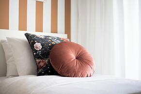 Santorini-2-Bedroom Apt in Nea Smyrni