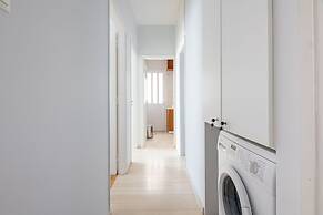 Santorini-2-Bedroom Apt in Nea Smyrni