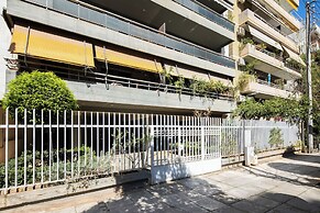 Santorini-2-Bedroom Apt in Nea Smyrni