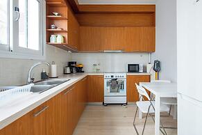 Santorini-2-Bedroom Apt in Nea Smyrni