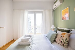 Santorini-2-Bedroom Apt in Nea Smyrni