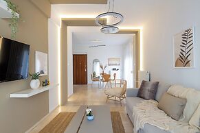 Santorini-2-Bedroom Apt in Nea Smyrni