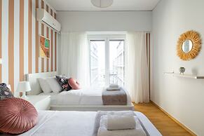 Santorini-2-Bedroom Apt in Nea Smyrni