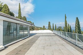 Sonia Home With Shared Pool