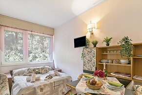 Sonia Home With Shared Pool