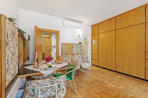 Sonia Home With Shared Pool