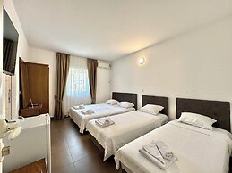 Hotel Lobo