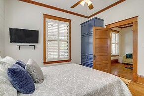 Walkable & Historic Houston Heights Bungalow!