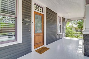 Walkable & Historic Houston Heights Bungalow!